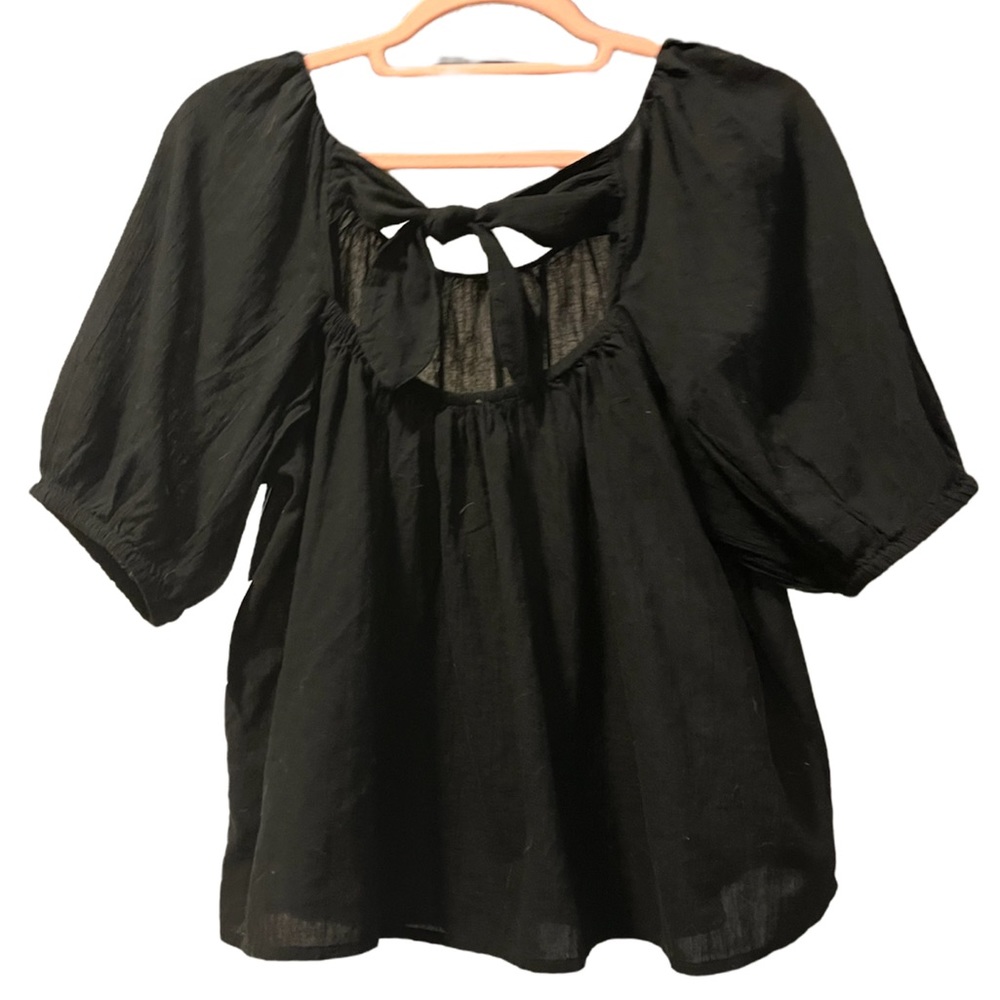 NWT Black Tie-Back Cutout Swing Blouse size Medium